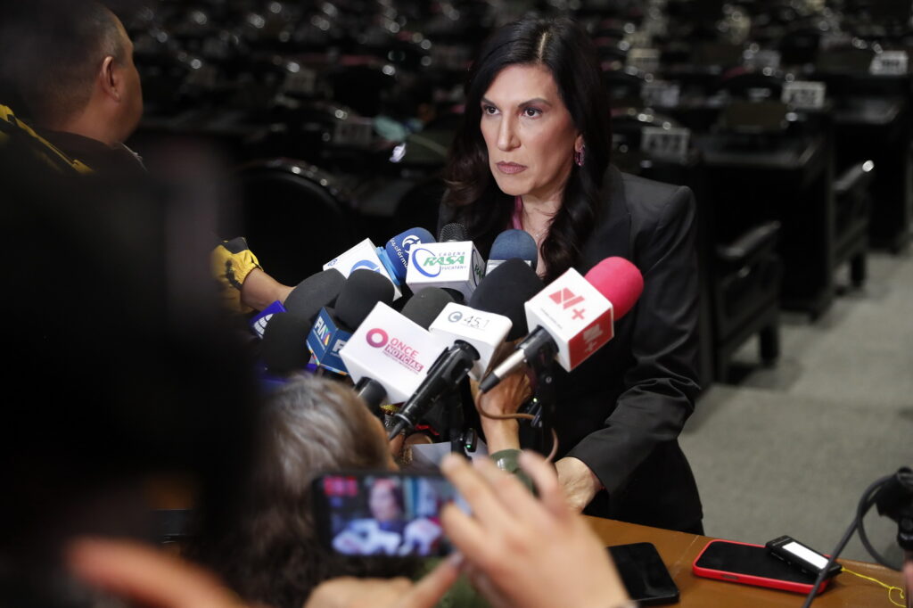 Kenia López Rabadán exige fiscalizar a políticos vinculados con el crimen