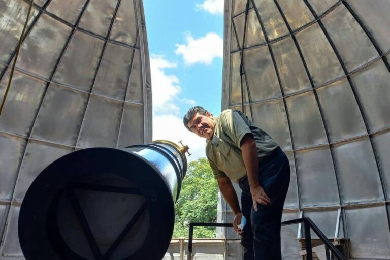 Una noche bajo las estrellas sin gastar un peso: así puedes observar la Luna y Saturno en CDMX